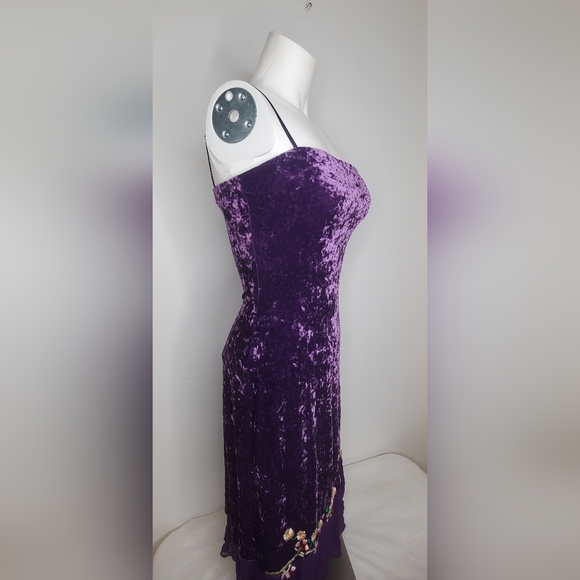Betsy Johnson Size 4 Elegant Velvet Membroidered And Sheer Hem In Purple Dress - Picture 2 of 13